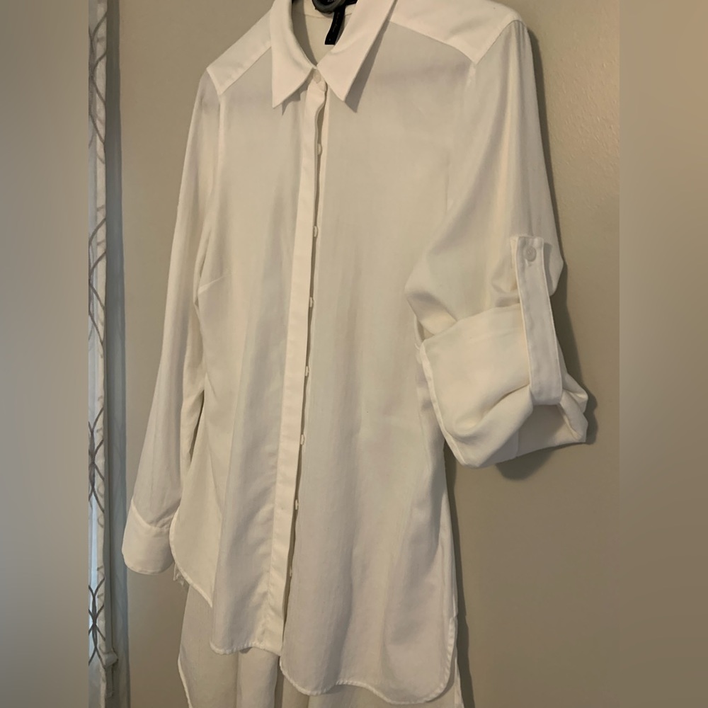 BCBG Maxazria button down blouse Size small